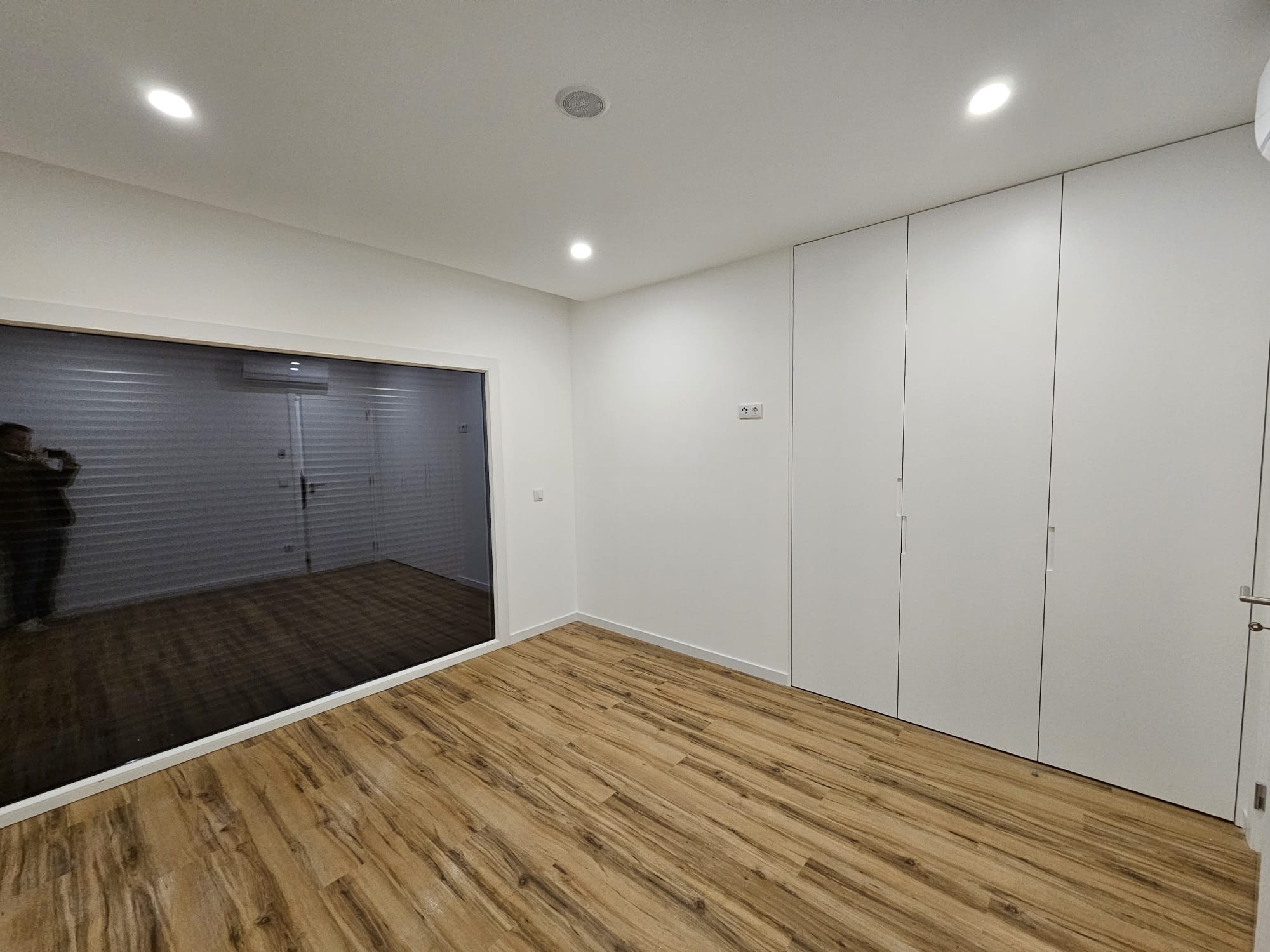 Este alt deve ser dinâmico e dar para insriri on upload no Backoffice