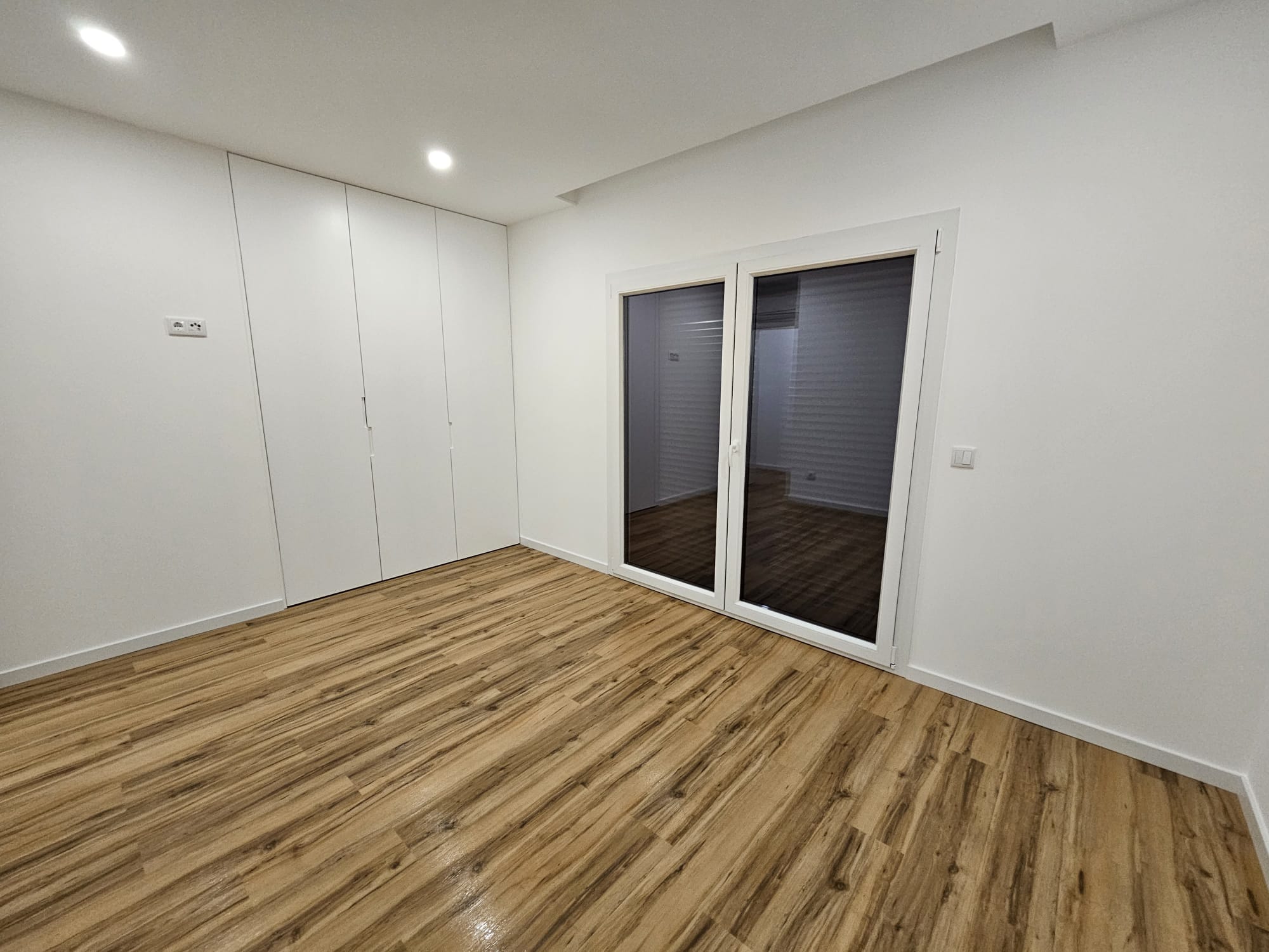 Este alt deve ser dinâmico e dar para insriri on upload no Backoffice