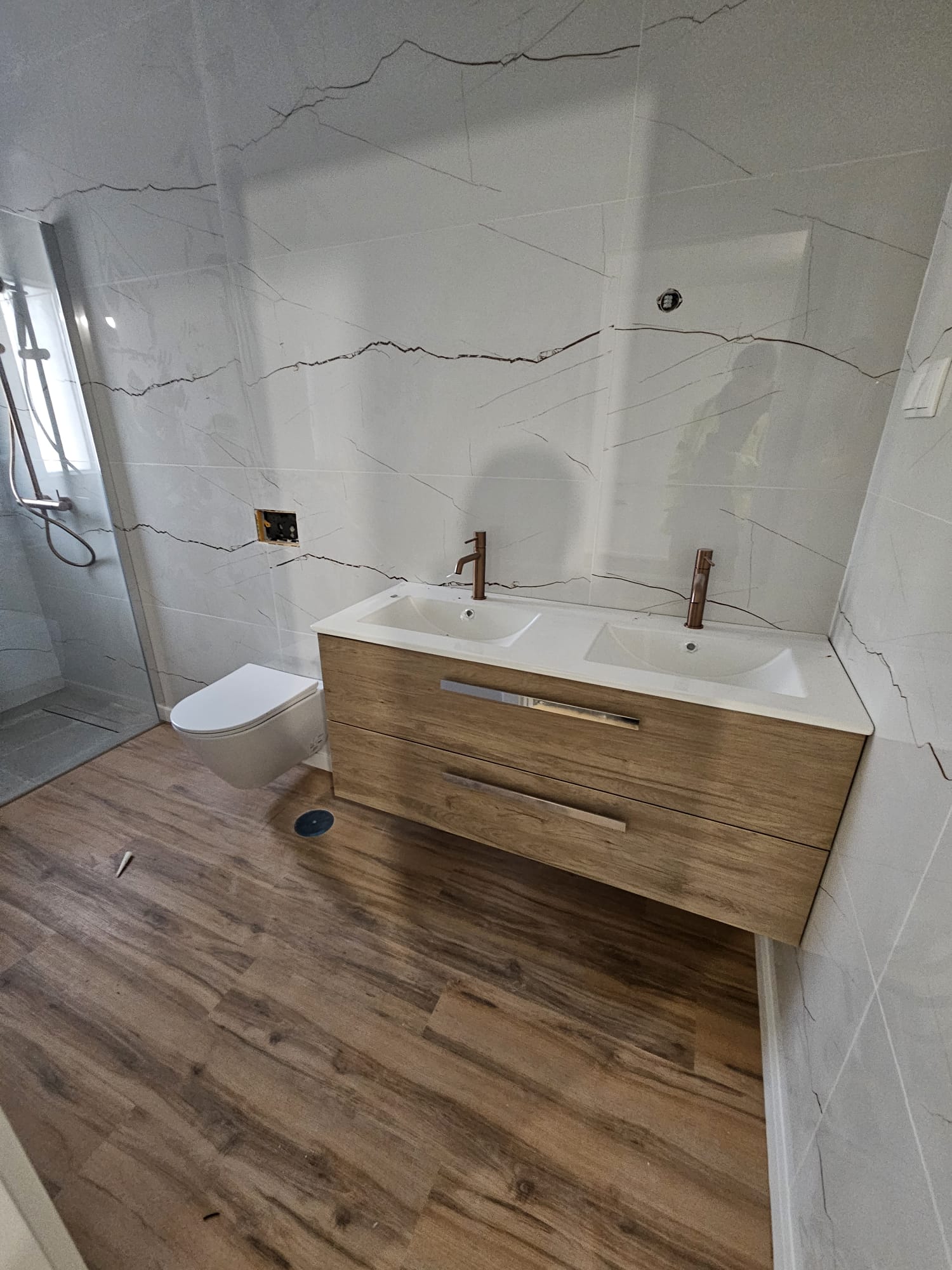 Este alt deve ser dinâmico e dar para insriri on upload no Backoffice