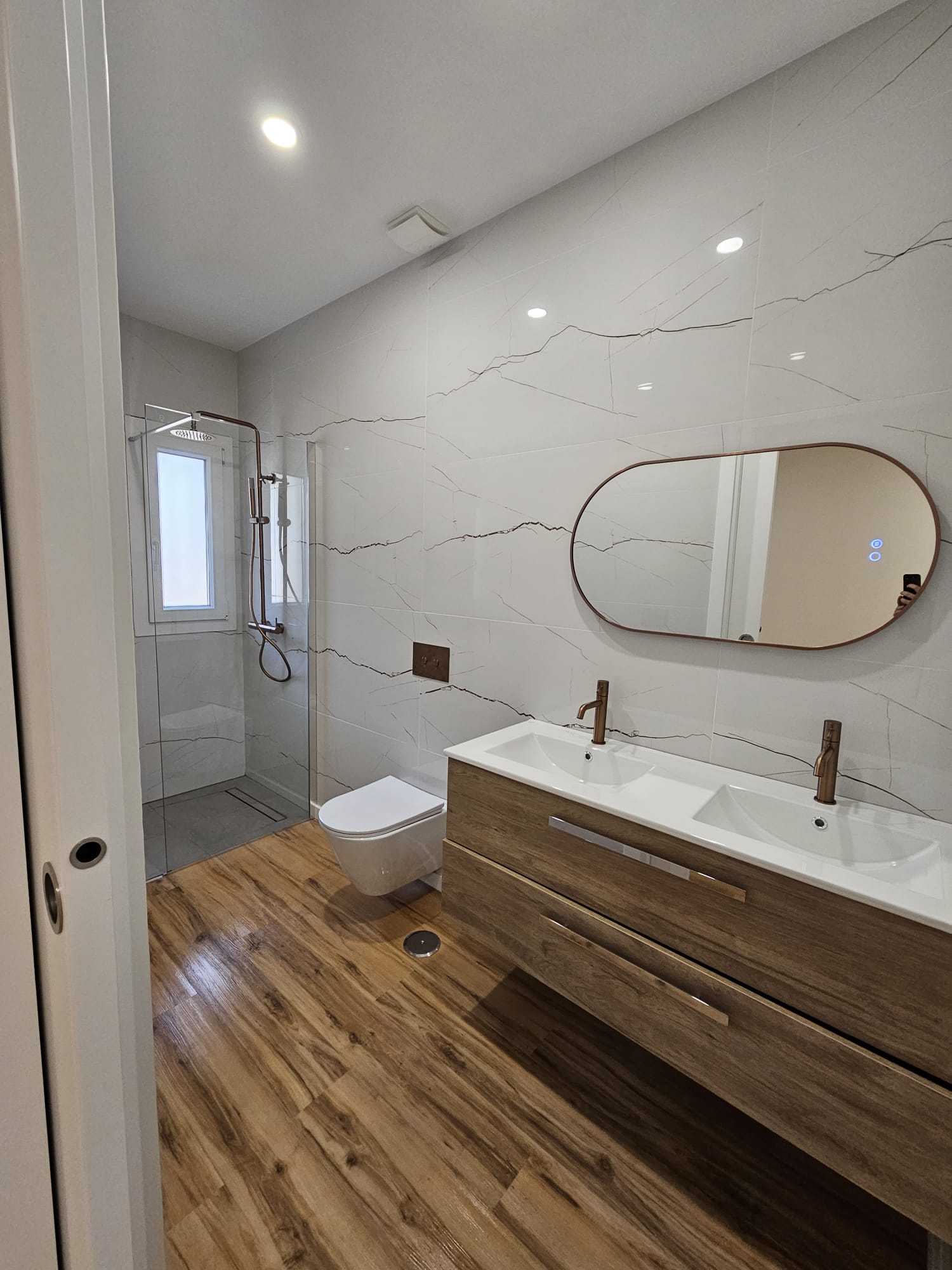 Este alt deve ser dinâmico e dar para insriri on upload no Backoffice